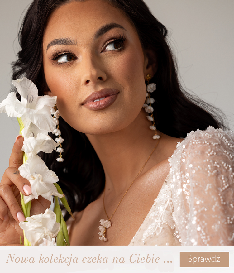 biżuteria ślubna komplet z drobnym białymi kwiatuszkami