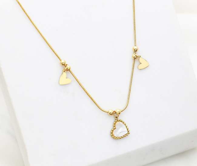 naszyjnik z grawerem, sercem z masą perłową 1857/9