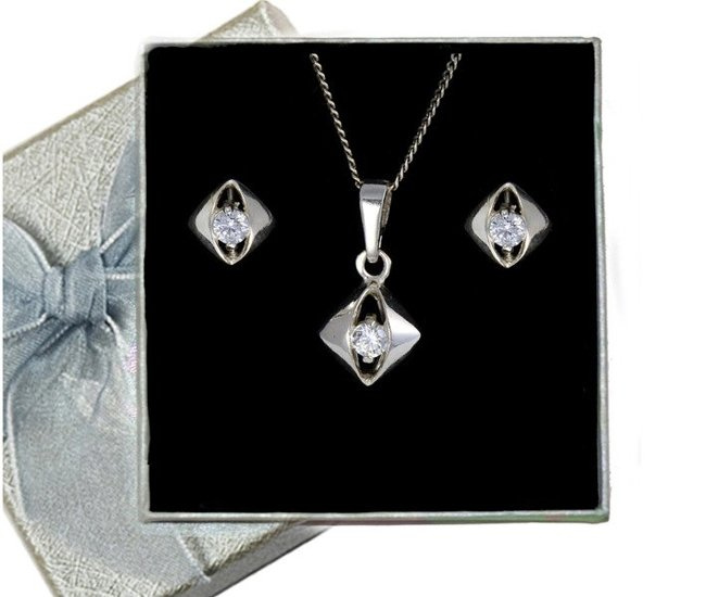 480/167  komplet srebrny romby z błyszczącymi cyrkoniami