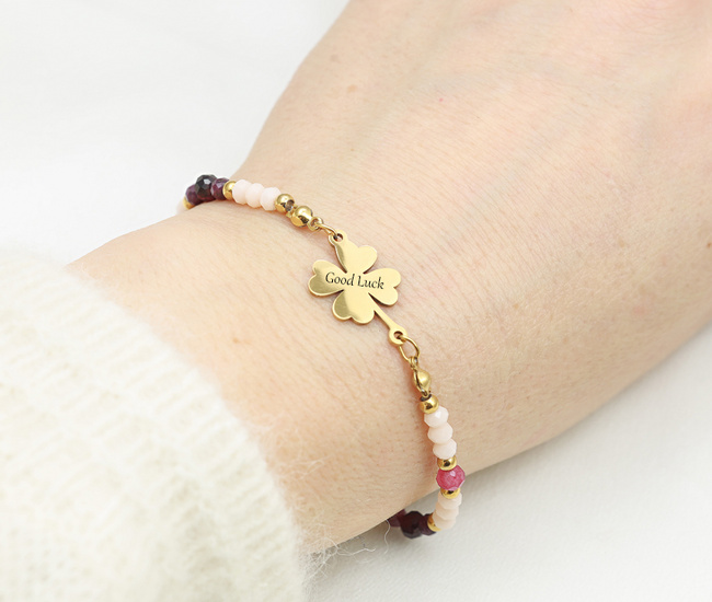 Bransoletka grawerowana pozłacana koniczynka zrubinem i granatem 1876/2