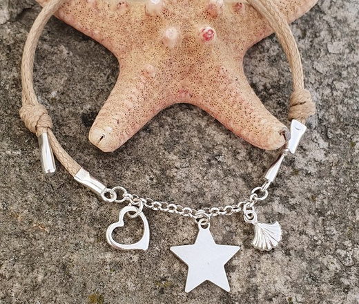 1151 bransoletka grawerowana srebrna na sznurku serce gwiazdka muszelka