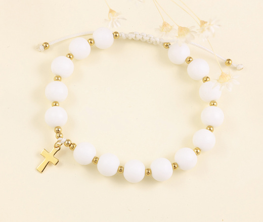 1571/13 bransoletka różaniec złota na sznureczku z porcelanowymi koralikami i krzyżem