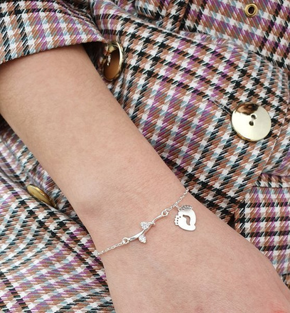 1141 Bransoletka z grawerem srebrna 925 pozłacana gałązka z cyrkoniami serce stópki