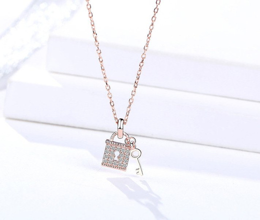 1064/7 Naszyjnik różowe złoto kłódka i kluczyk srebrny 925