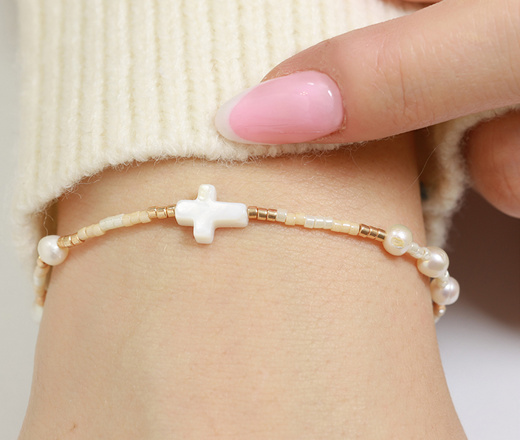 1571/21 bransoletka różaniec złota z krzyżem i perłami naturalnymi