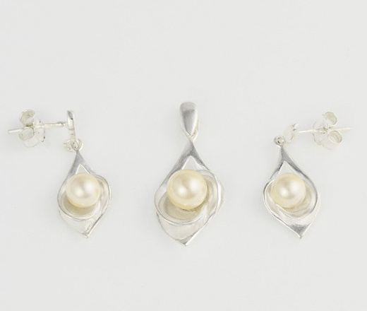 480/143 komplet srebrny z perełkami