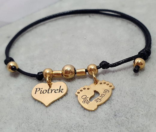 1120 BRANSOLETKA Z GRAWEREM złota na sznureczku serce stópki