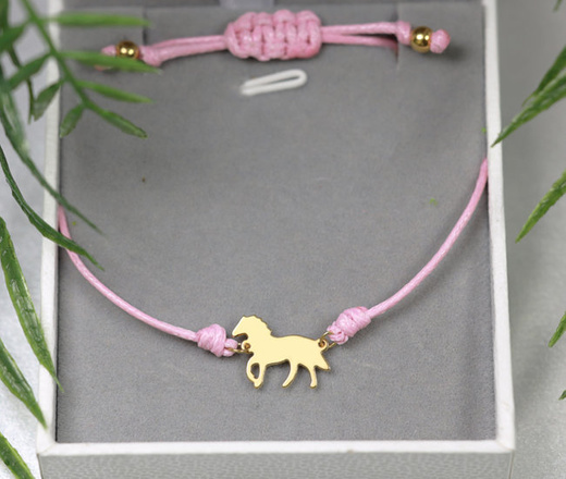 1421 bransoletka Konik z grawerem srebrna 925 pozłacana na sznureczku