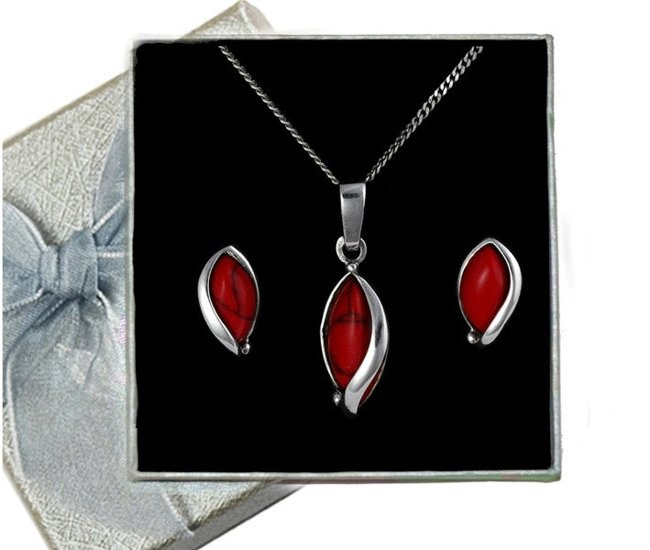 480/226 komplet srebrny z czerownym kamieniem