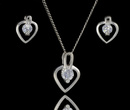 480/166  komplet srebrny serduszka z błyszczącymi cyrkoniami