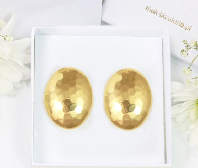1726/1 masywne kolczyki złocone w kształcie młotkowanego owalu