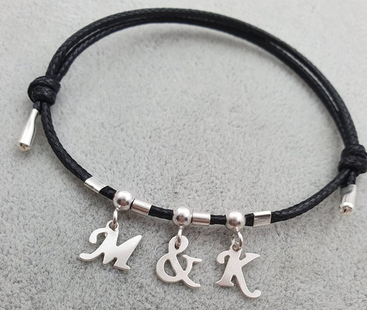 1129 BRANSOLETKA dowolne inicjały literki trzy