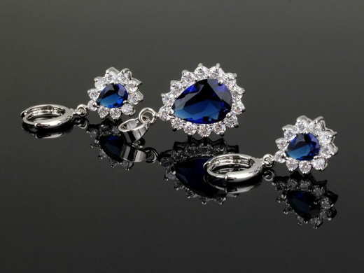 KPL 599/580 komplet kolczyki i wisiorek z szafirowymi łezkami plus łańcuszek, srebrny