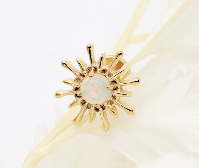 Tytanowy kolczyk do piercingu pozłacane słoneczko z opalem 1776/1