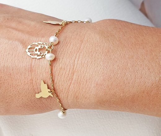 1199 bransoletka pozłacana grawerowana z zawieszkami srebro 925 perełki lew ptaszki koniczynka