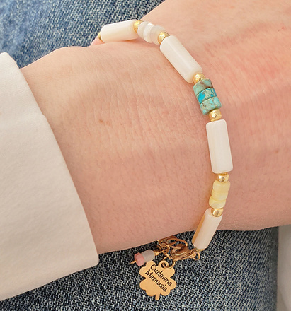 1528 bransoletka grawerowana z kamieniami naturalnymi dla mamy