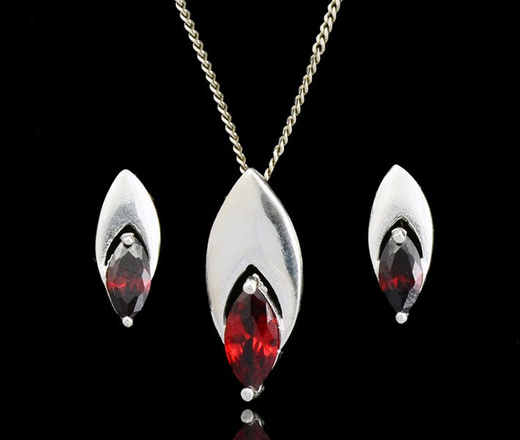 480/101 komplet srebrny łezki z czerwonymi cyrkoniami