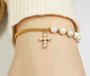 1571/16 bransoletka różaniec złota z perłami i krzyżem