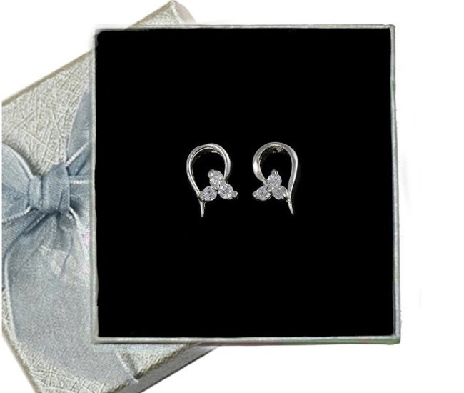 480/137  kolczyki srebrne w kształcie połówek serca