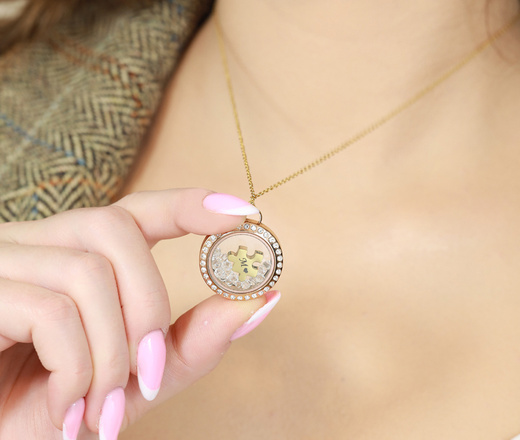 1587 naszyjnik złoty z grawerem stal szlachetna puzderko z puzzlem i cyrkoniami