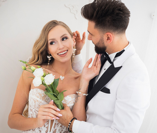 kolczyki ślubne pozłacane z kwiatuszkami i kryształami handmade 1816/2