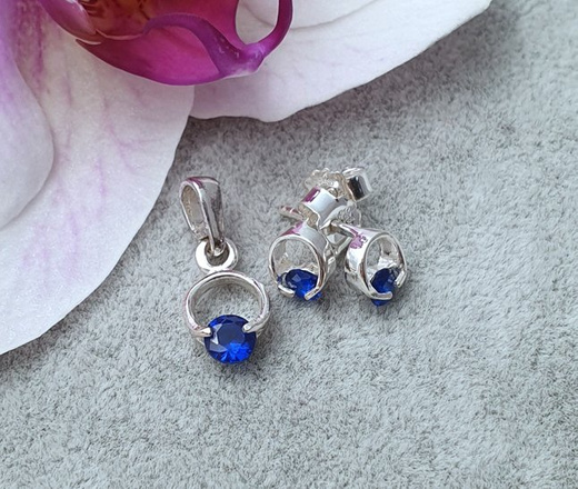 480/337 Komplet srebrny 925, cyrkonią niebieską kolczyki, wisiorek .