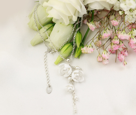 1515 naszyjnik srebrny 925 perełka z kwiatuszkiem