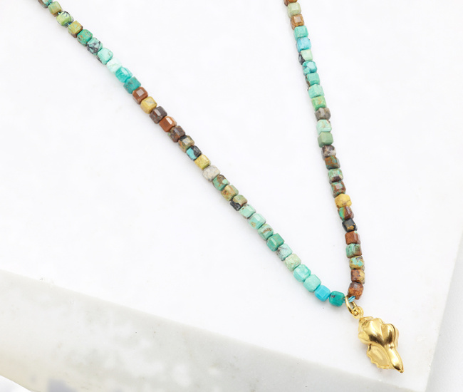 Naszyjnik ze srebrną muszelką i kamieniami naturalnymi (turkus afrykański) 1799/1