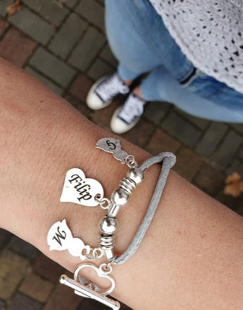 1221 bransoletka grawerowana srebrna 925 na sznurku serca