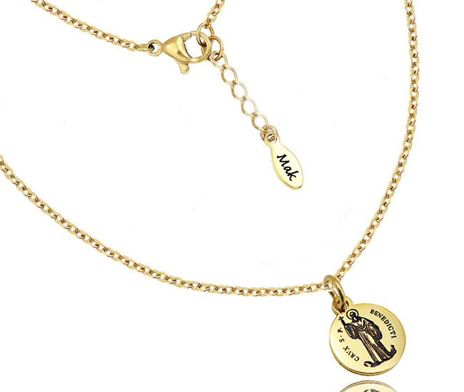 Naszyjnik z medalikiem dwustronnym Święty Benedykt, krzyż benedyktyński pozłacany 1810