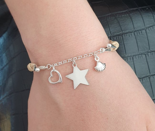 1151 bransoletka grawerowana srebrna na sznurku serce gwiazdka muszelka