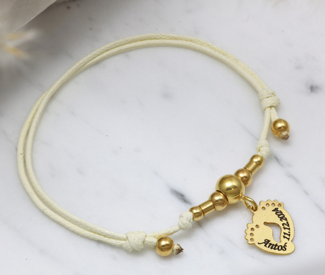 Bransoletka z grawerunkiem 925 złota na sznureczku stopki