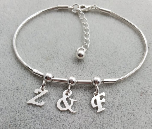 1122 BRANSOLETKA dowolne inicjały literki trzy inicjały