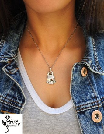 NK791 NASZYJNIK platynowany cyrkonie stópka z grawerem