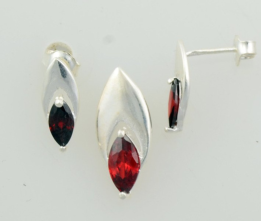 480/101 komplet srebrny łezki z czerwonymi cyrkoniami