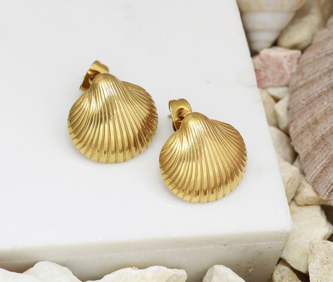 złocone kolczyki stalowe z muszelką 1834
