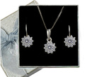 480/116  komplet srebrny kwiatuszki z błyszczącymi cyrkoniami białe