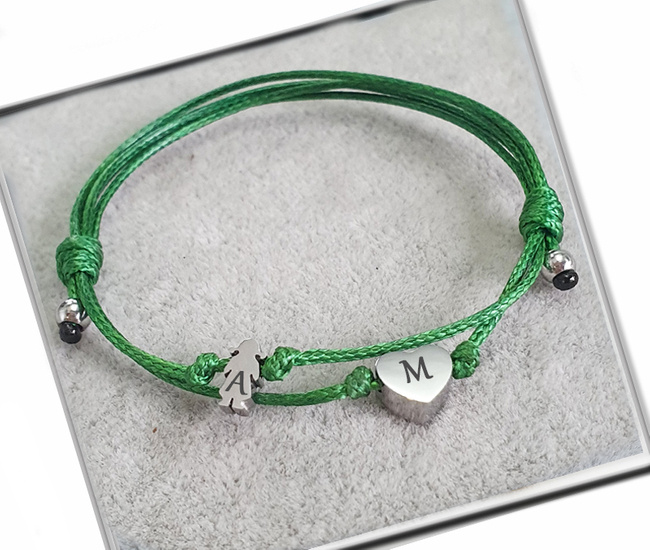 1333 bransoletka z grawerem na sznureczku dziewczynka serce