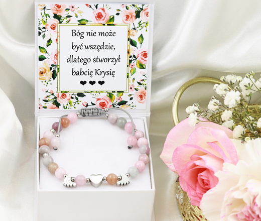 1601 bransoletka z sercem i stopkami grawerowanym kamienie naturalne