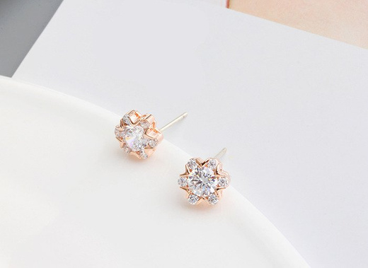 Kol 599/635 kolczyki sztyft, cyrkonie kwiatuszki, pozłacane