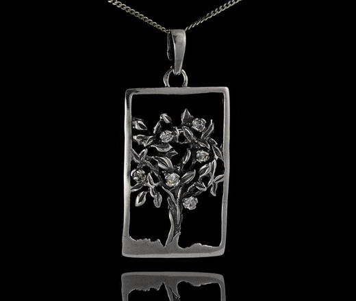 480/179 wisiorek srebrny w kształcie drzewa