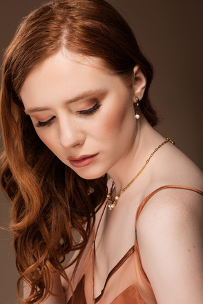 1326/13 naszyjnik pozłacany z perłami, sercem, podkową i koniczynką