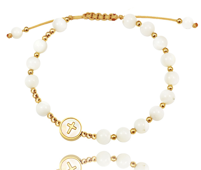 1571/15 bransoletka różaniec złota z grawerem na sznureczku z koralikami i krzyżem z masy perłowej