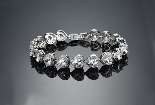 BR599/477 srebrna, CYRKONIE BRANSOLETKA 18 cm serduszka