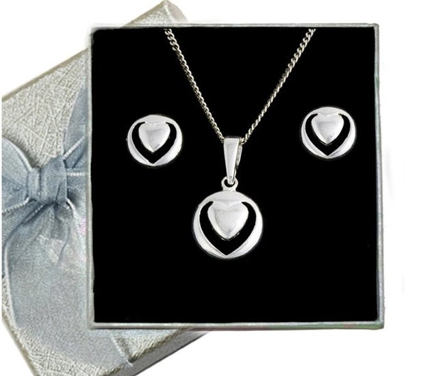 480/131  komplet srebrny w kształcie serduszek