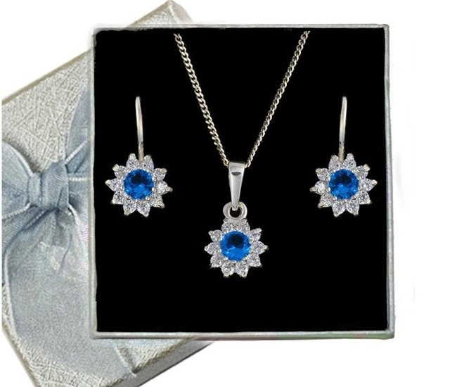 480/117  komplet srebrny kwiatuszki z błyszczącymi błękitnymi cyrkoniami