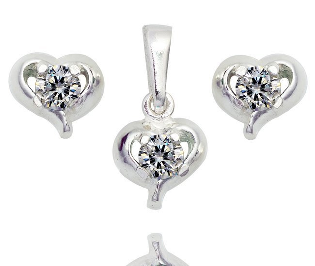 480/368  komplet srebrny 925 serca, cyrkonia biała kolczyki wisiorek