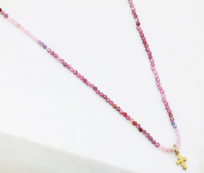 Naszyjnik z krzyżem i kamieniami naturalnymi (czerwony spinel) 1799/7