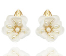 1666 kolczyki pozłacane perły z kwiatami krótkie