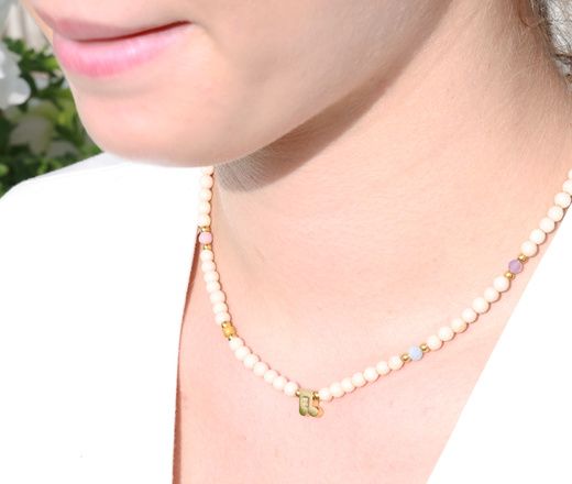 1695 naszyjnik z kamieniem rzecznym i kolorowymi cyrkoniami